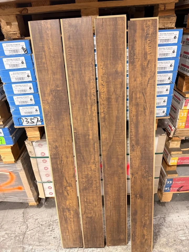 CLEARANCE - Dreamfloor Classic Brook Walnut Laminate Flooring