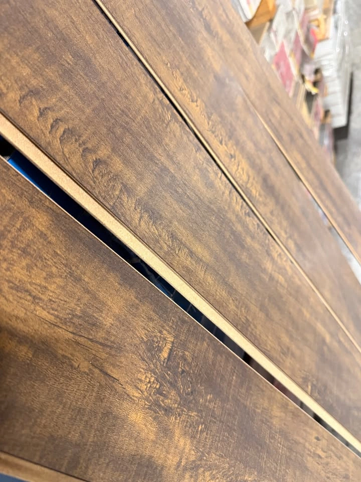 CLEARANCE - Dreamfloor Classic Brook Walnut Laminate Flooring - photo 4