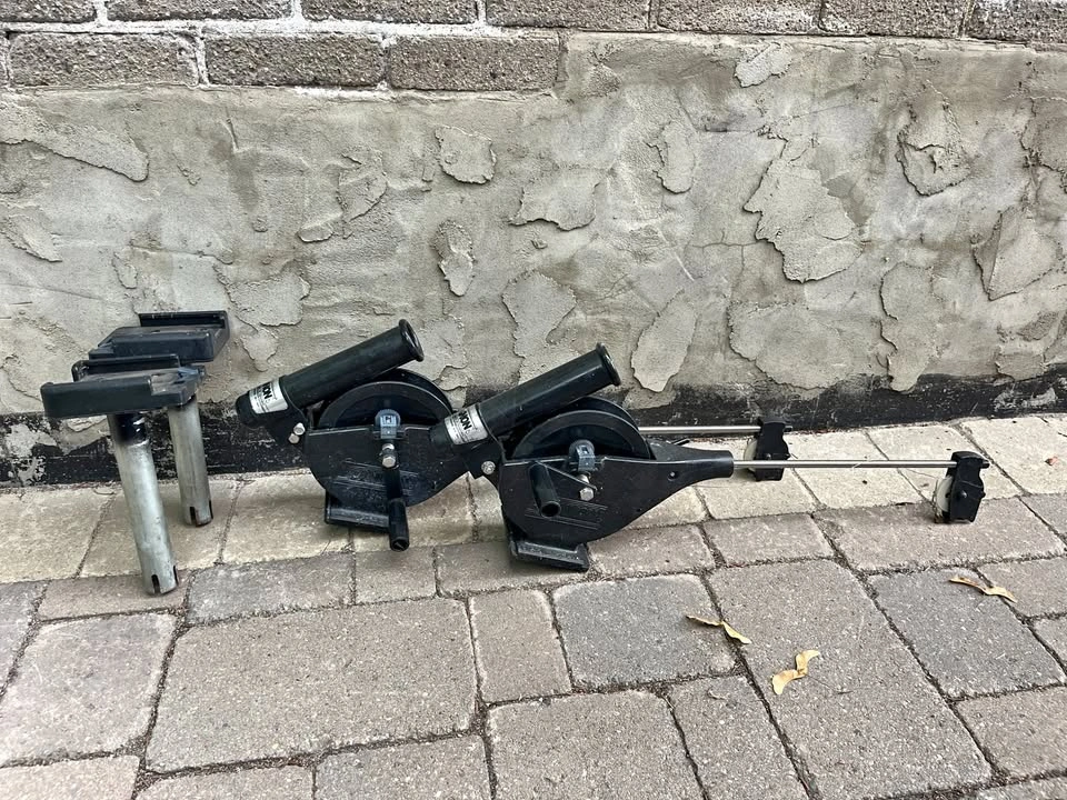 Cannon Manual Downriggers – Pair – Great Condition