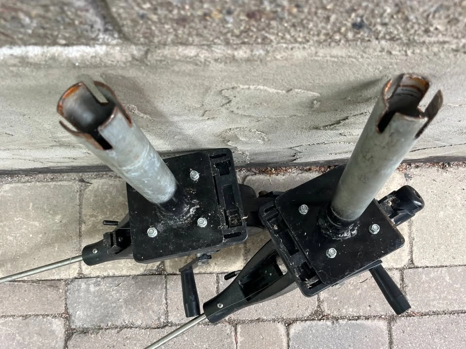Cannon Manual Downriggers – Pair – Great Condition - photo 3