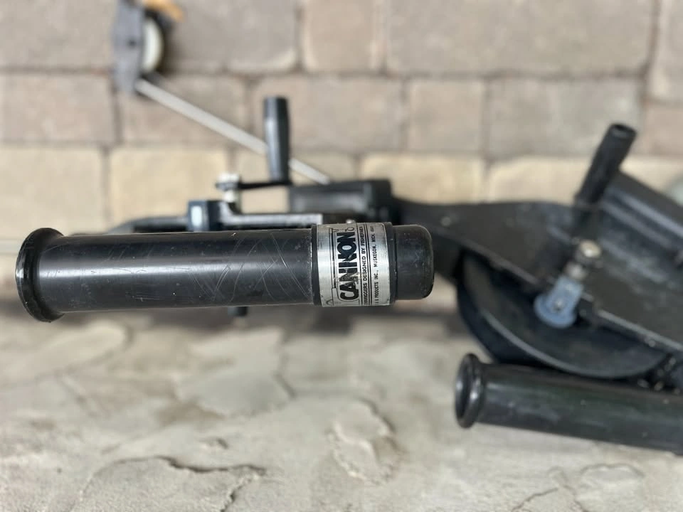 Cannon Manual Downriggers – Pair – Great Condition - photo 5