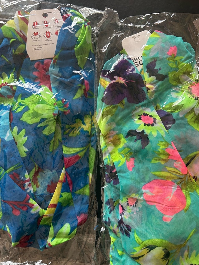 Brand New Infinity Lightweight Floral Women’s Scarf - photo 4