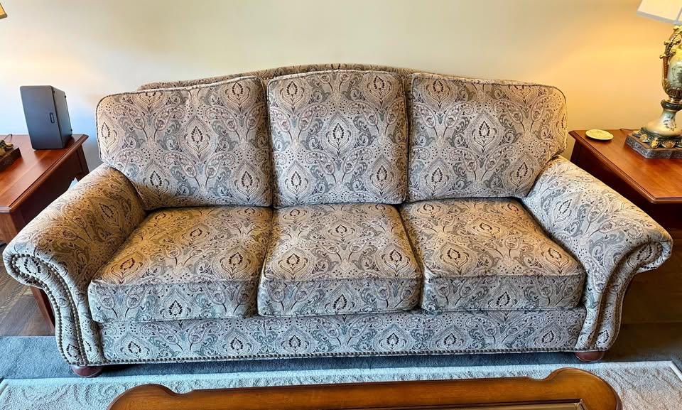 Ethan Allen Whitney Sofa/Couch - photo 2