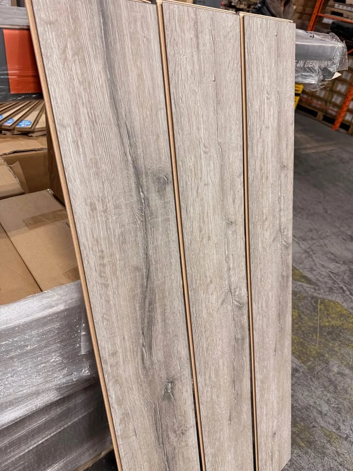 German Laminate Flooring - Kronotex Grey Oak AC5 10mm - photo 4