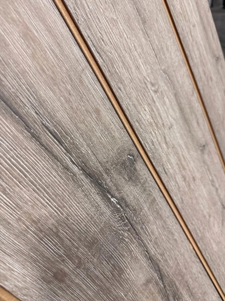 German Laminate Flooring - Kronotex Grey Oak AC5 10mm - photo 5