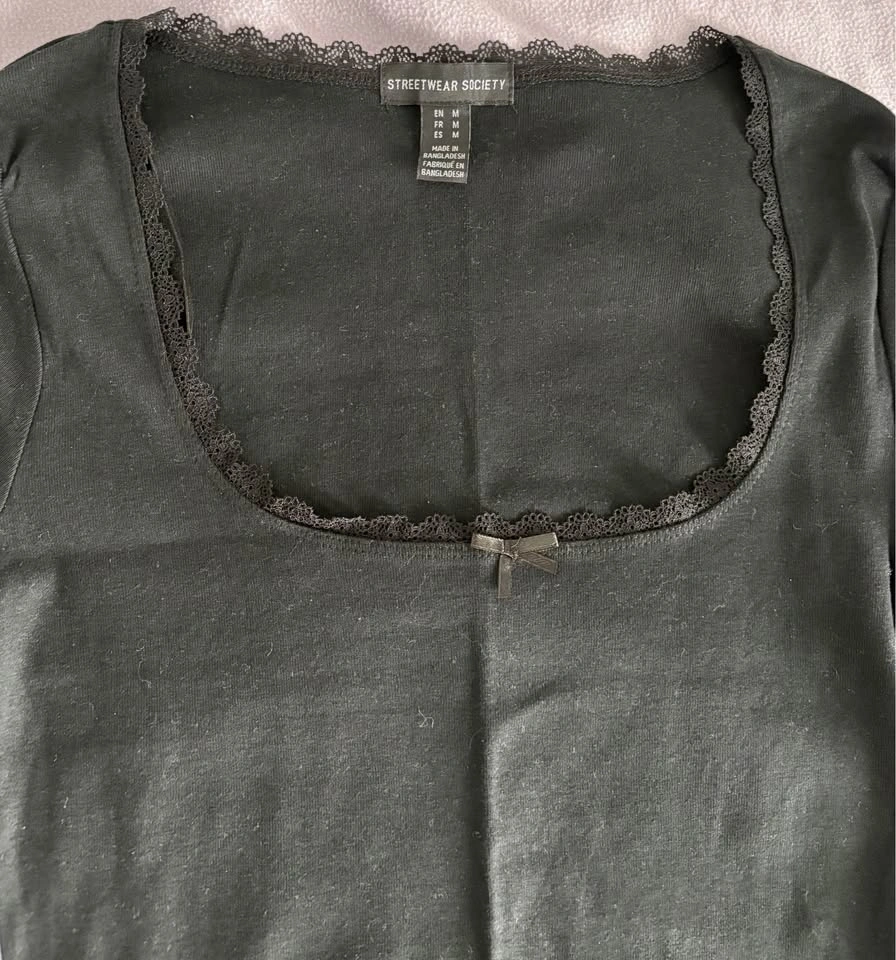Black Lace Trim Top (M) - photo 3