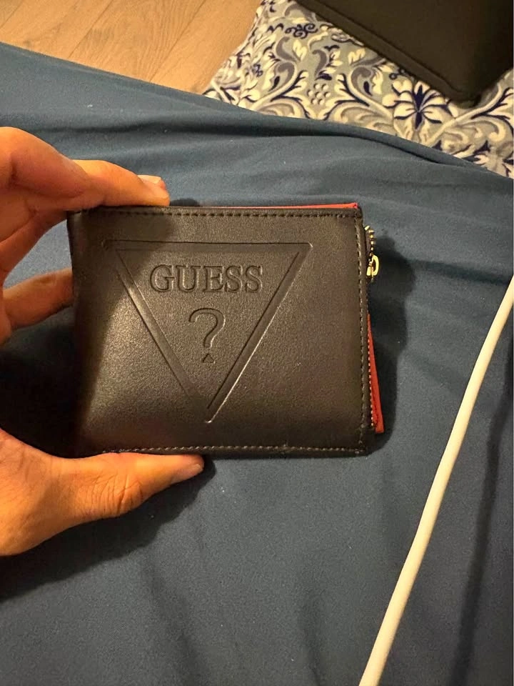 Men’s Guess Wallet!