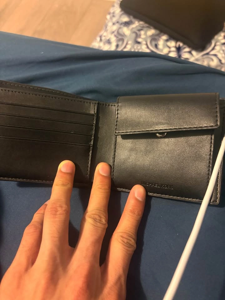 Mens Michael Kors Wallet - photo 2