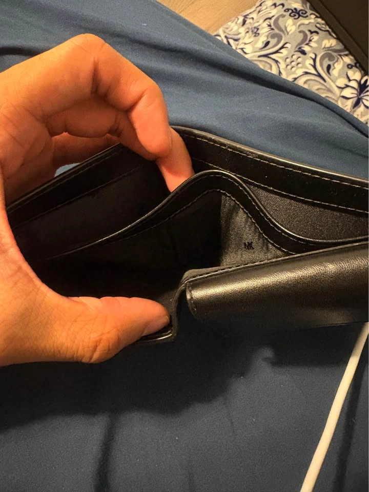 Mens Michael Kors Wallet - photo 3