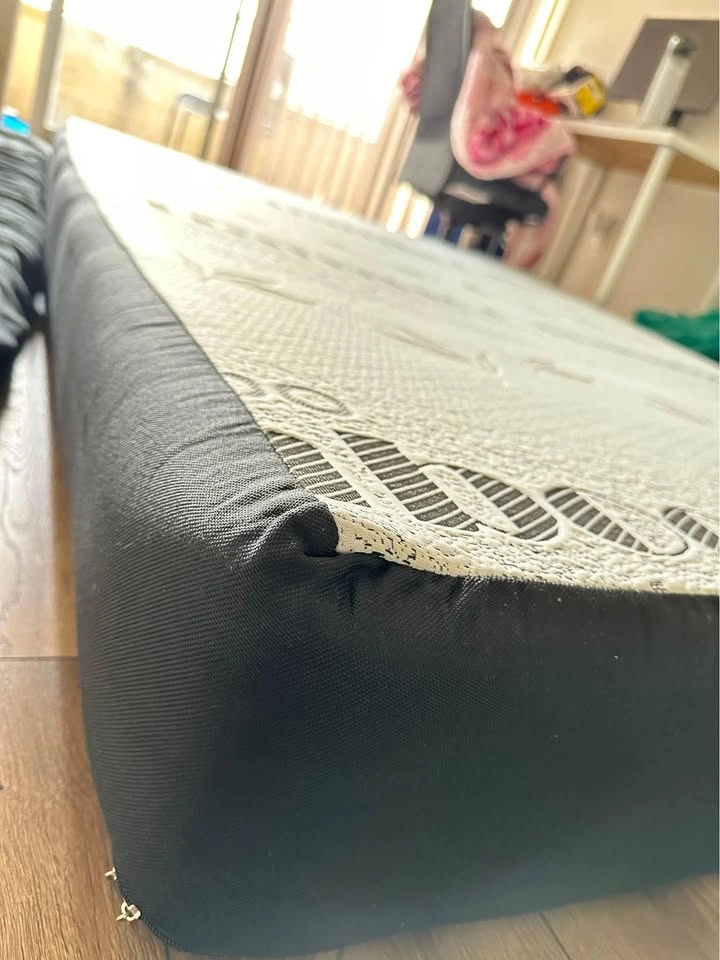 Queen 9 inch mattress for sale Perfect Condition