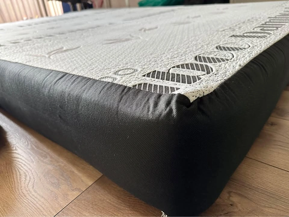 Queen 9 inch mattress for sale Perfect Condition - photo 2