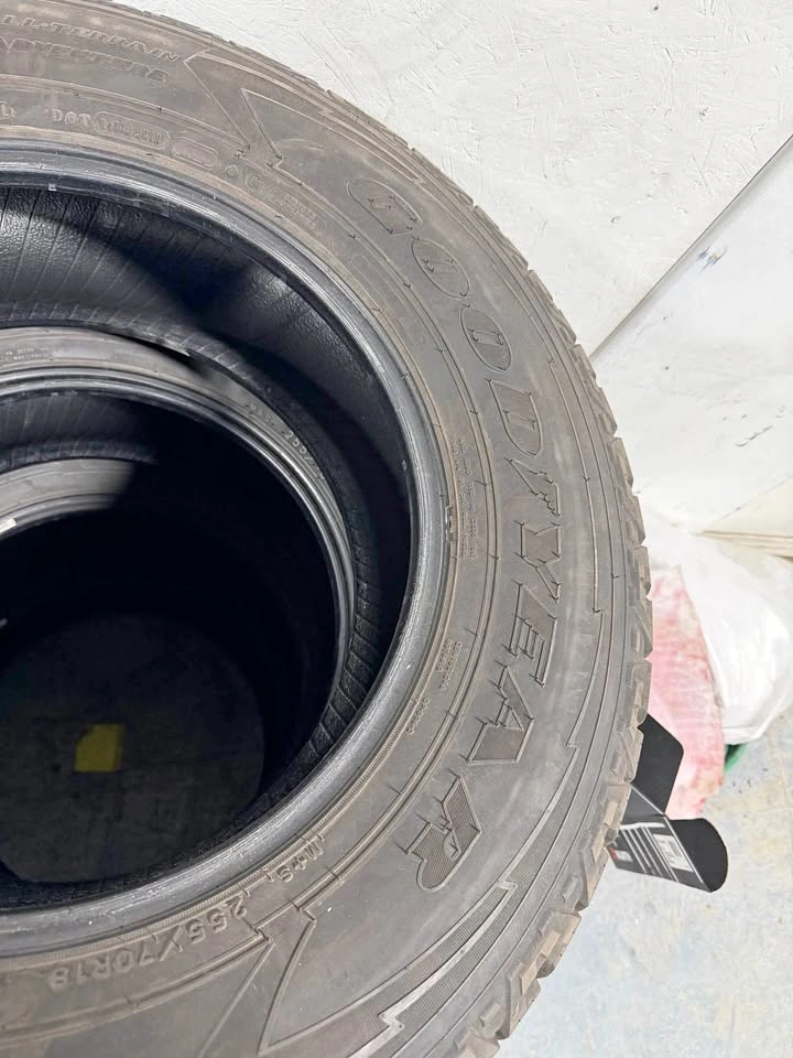 255/70/R18 Goodyear 4 tires