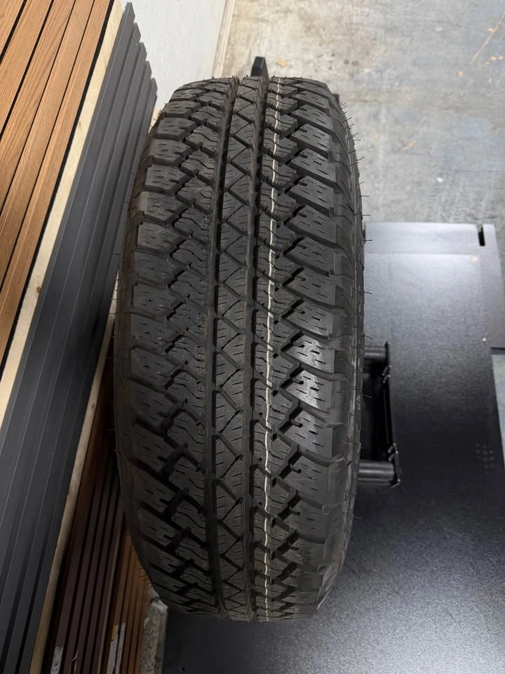 🔥 Jeep OEM Wheel & Tire – 18” | Bridgestone Dueler A/T 🔥 - photo 5