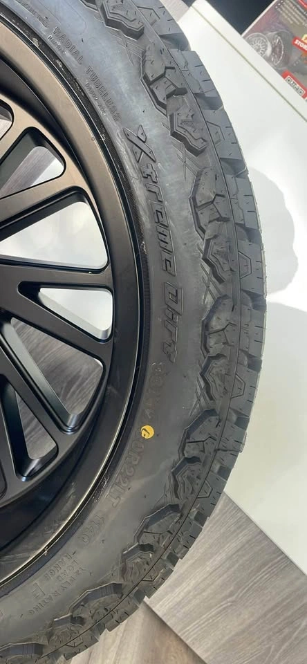 MOTO METAL 22x12 WHEELS FOR RAM 1500 W/ VENOM SWAMPTHING TIRES - photo 4