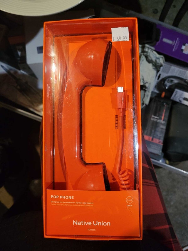 Native Union Pop Phone