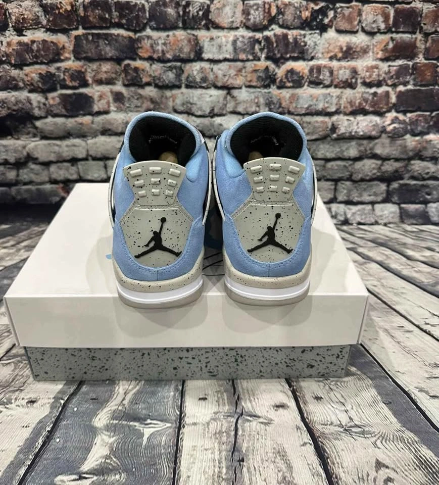Jordan 4 UNC Size 10 - photo 3