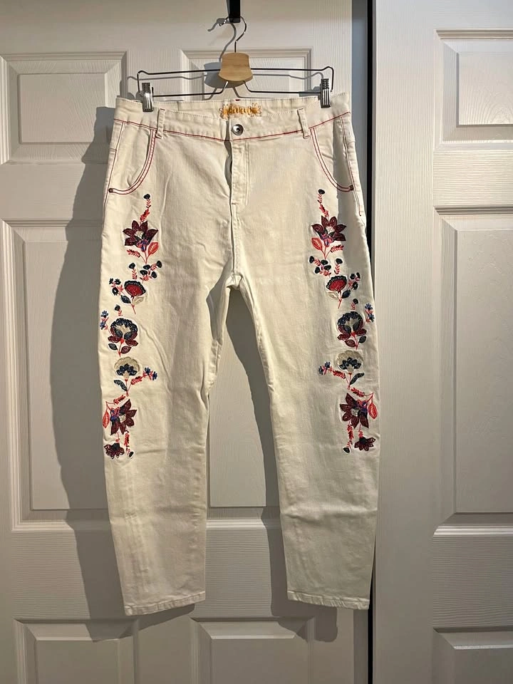 Desigual White Floral Embroidered Jeans Size 34 US L