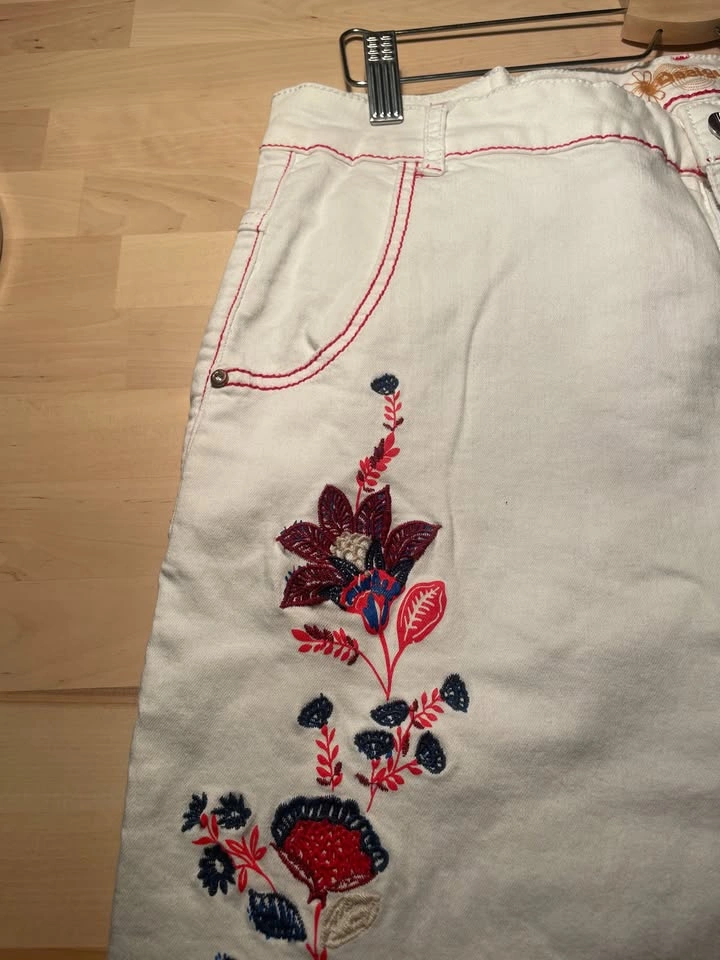 Desigual White Floral Embroidered Jeans Size 34 US L - photo 5