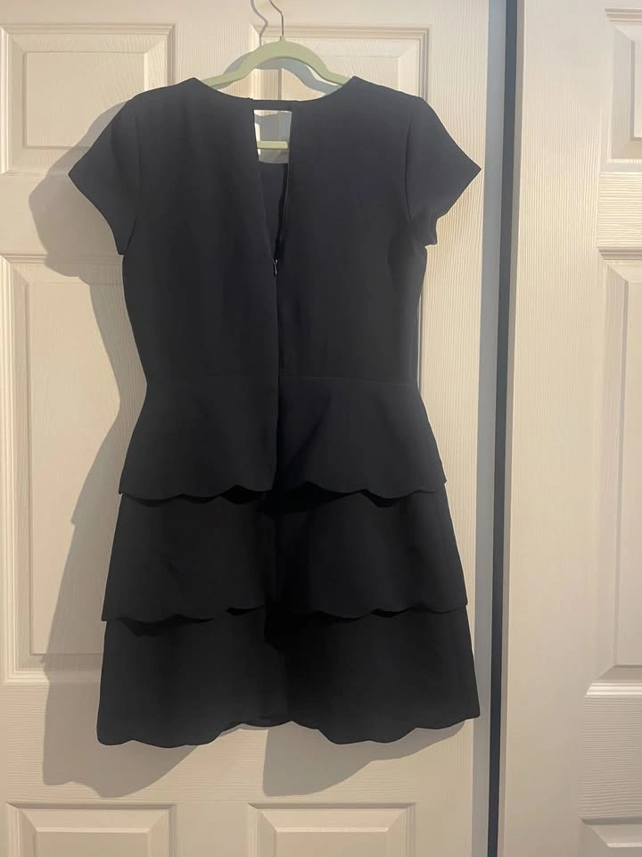 Club Monaco Black Scalloped Tier Dress Size 8 - photo 2