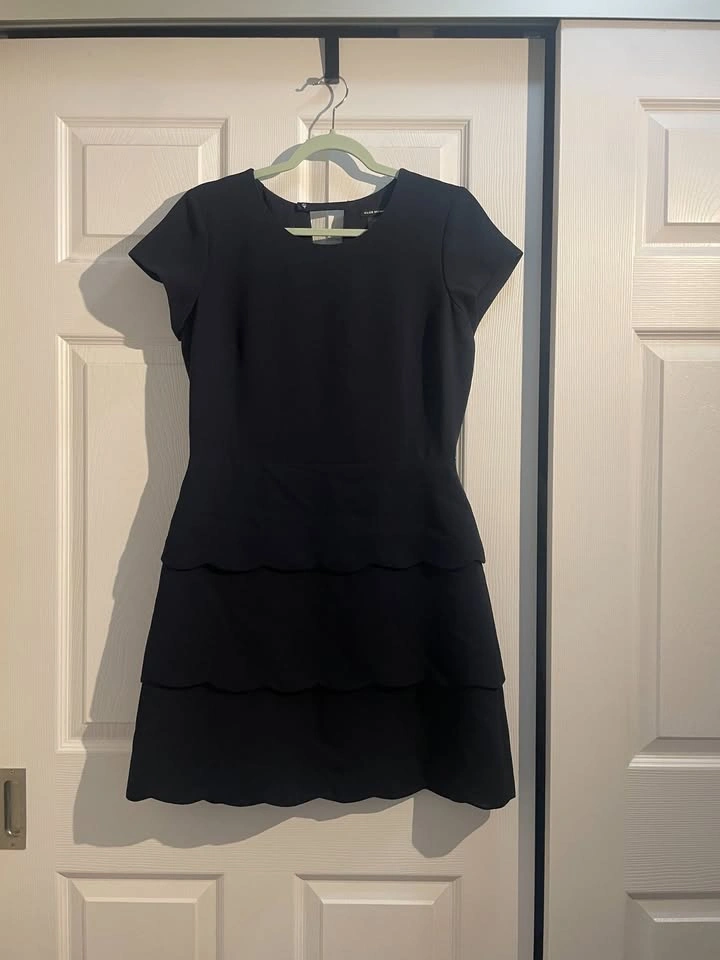 Club Monaco Black Scalloped Tier Dress Size 8 - photo 3