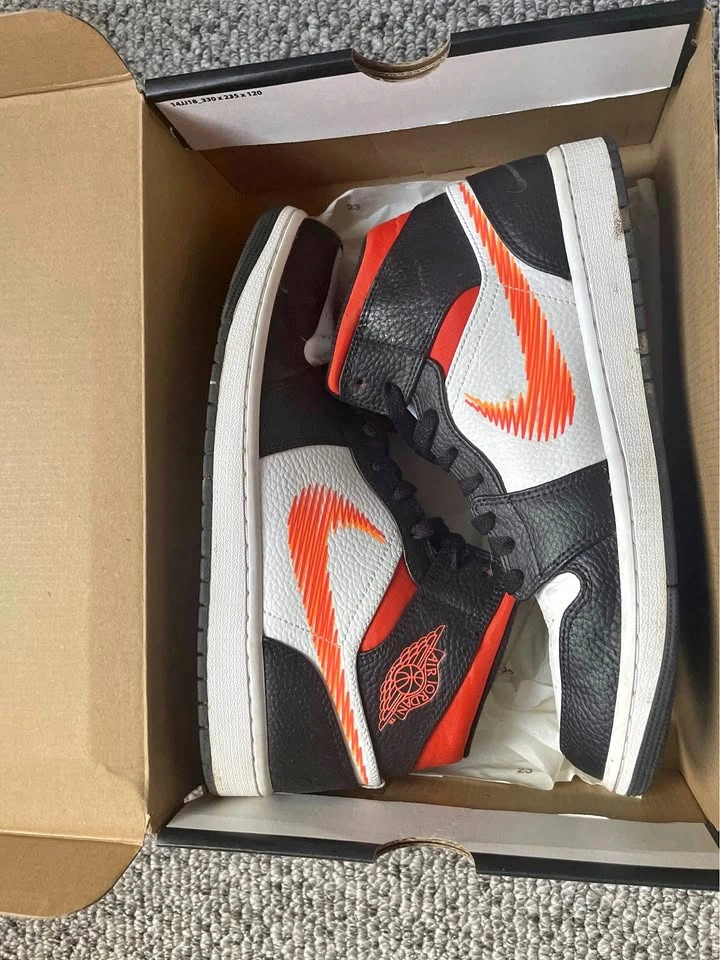 Jordan 1 Mid Zig Zag Size 10.5
