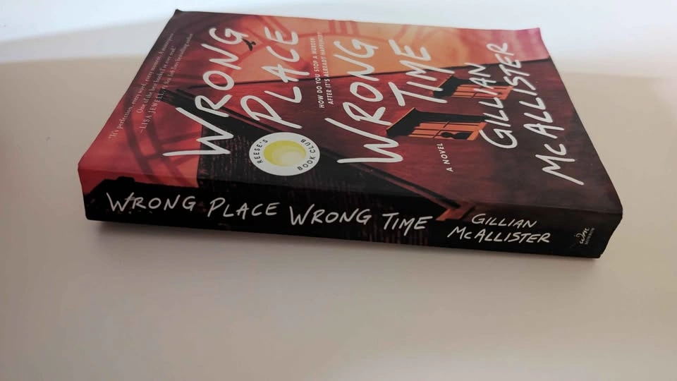 Wrong Place Wrong Time by Gillian McAllister (Reese's Book Club - photo 3