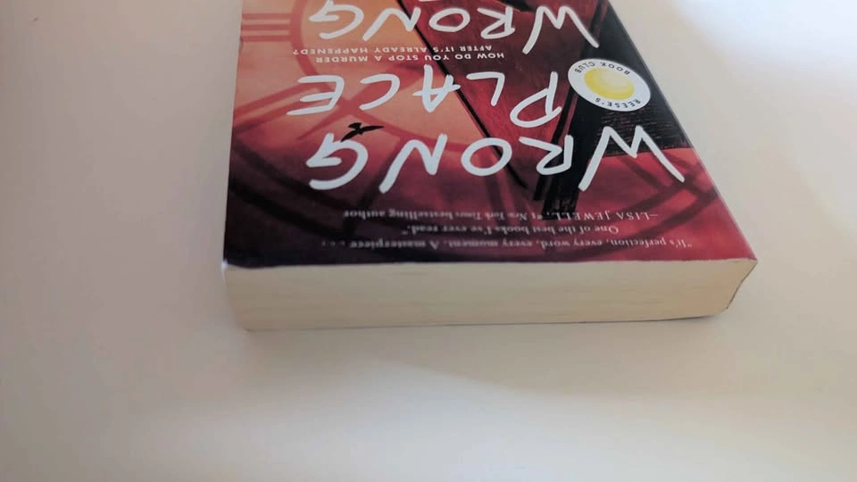 Wrong Place Wrong Time by Gillian McAllister (Reese's Book Club - photo 4