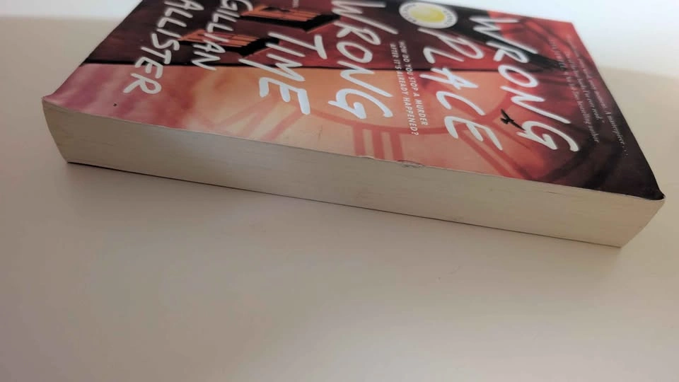 Wrong Place Wrong Time by Gillian McAllister (Reese's Book Club - photo 5