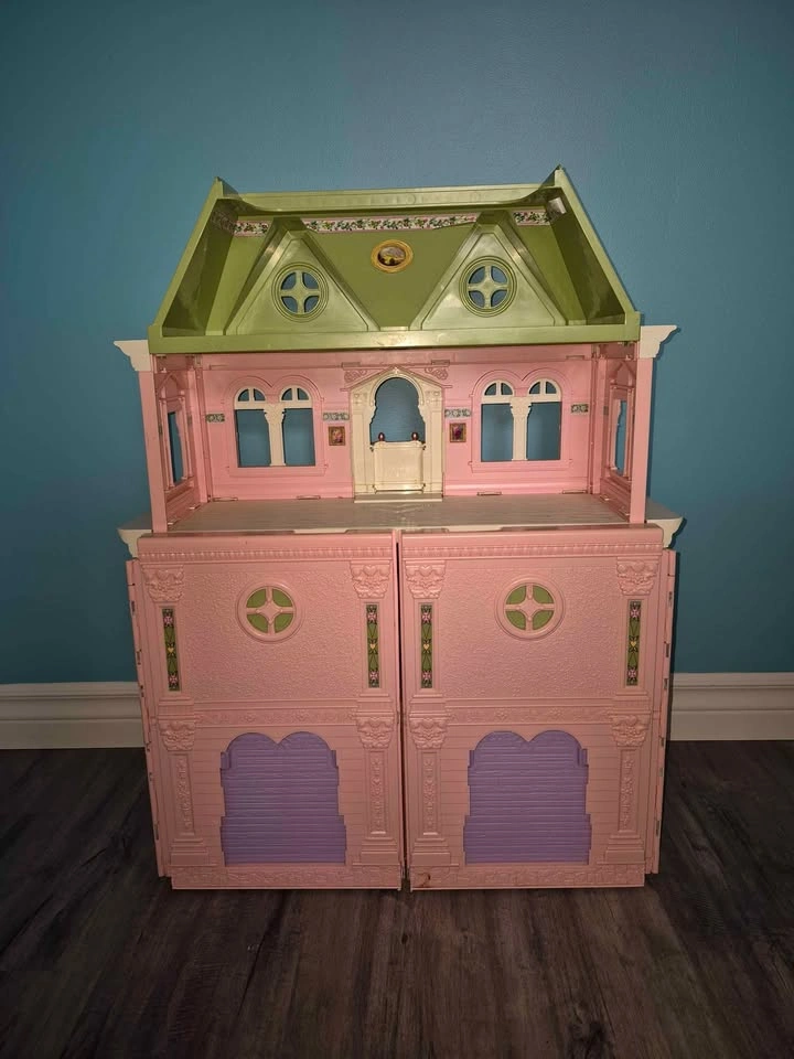 Fisher Price Mansion w Accessories - photo 4