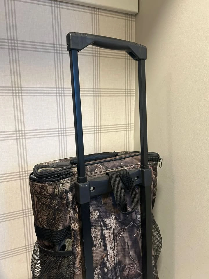 Brand New Camo Rolling Cooler - Portable Wheels 14"x16"x21" - photo 3