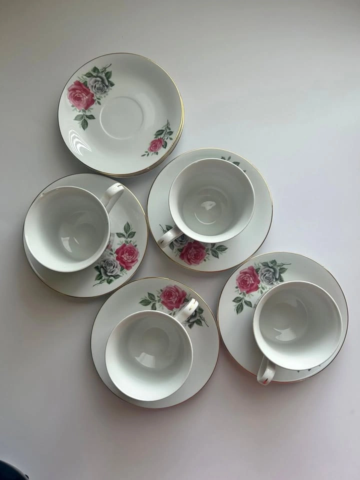 Floral Tea Set – 4 Cups & Saucers + 2 Extra Plates