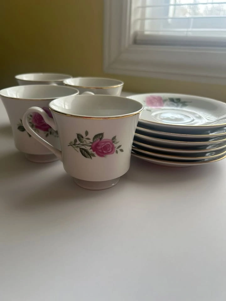 Floral Tea Set – 4 Cups & Saucers + 2 Extra Plates - photo 3