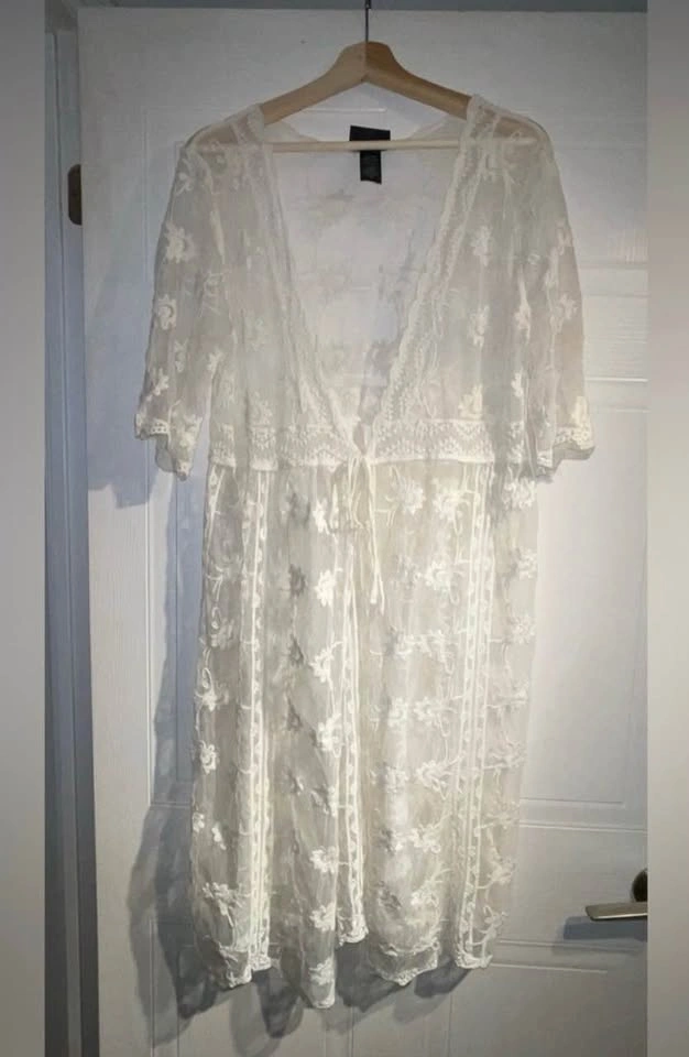 White Floral Embroidered Kimono Cover-Up Duster Size L/XL - photo 3