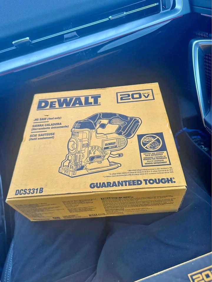 DEWALT 20V MAX Cordless Jig Saw (Tool Only) DCS331B