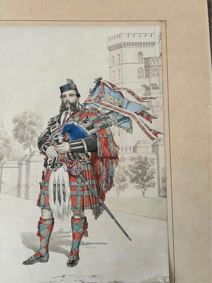 Antique 1870 Kenneth MacLeay Lithograph - Queen Victoria's Piper - photo 4