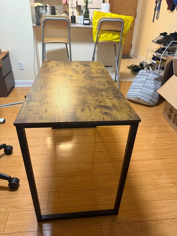 Computer Desk in MINT condition - photo 3