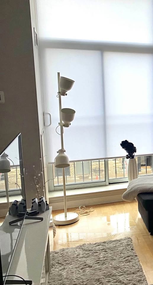 2 Lamps with 3 Spotlights