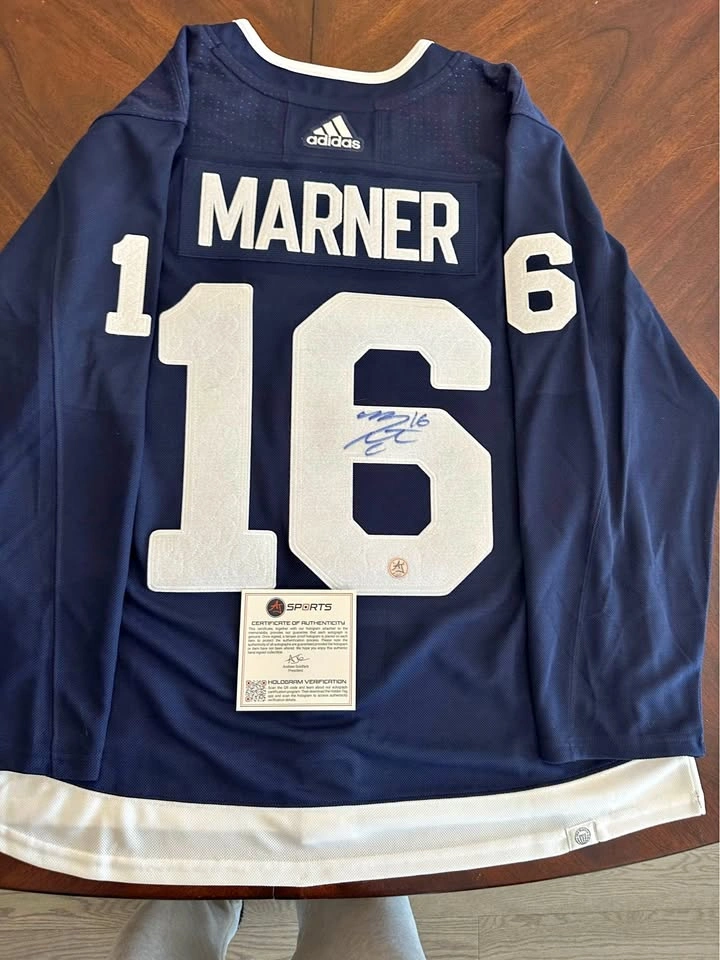 Mitch Marner signed Maple Leafs jersey