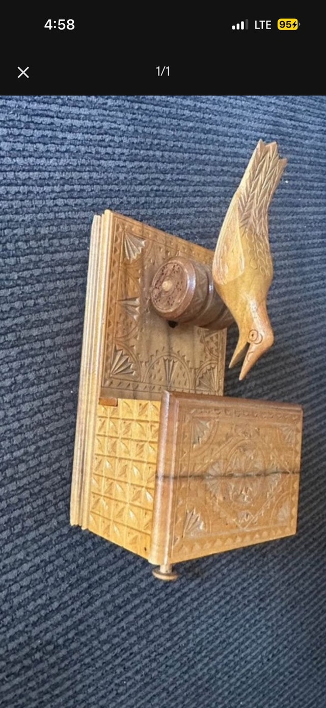 Handmade cigarette dispenser