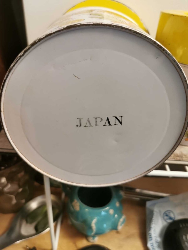 vintage tins - photo 4