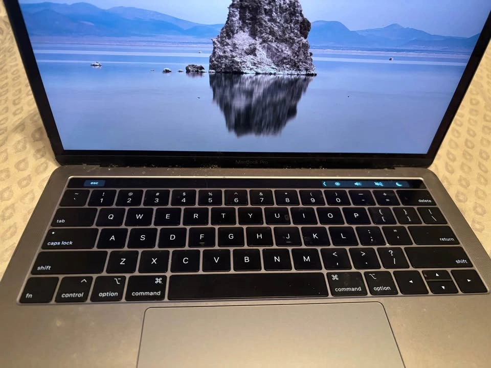 2019 MacBook Pro 13 inch - photo 2