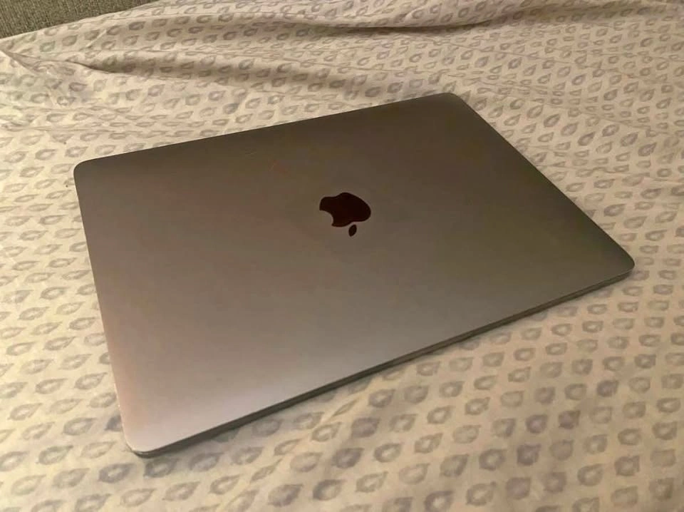 Apple MacBook Pro 13 inch 2017