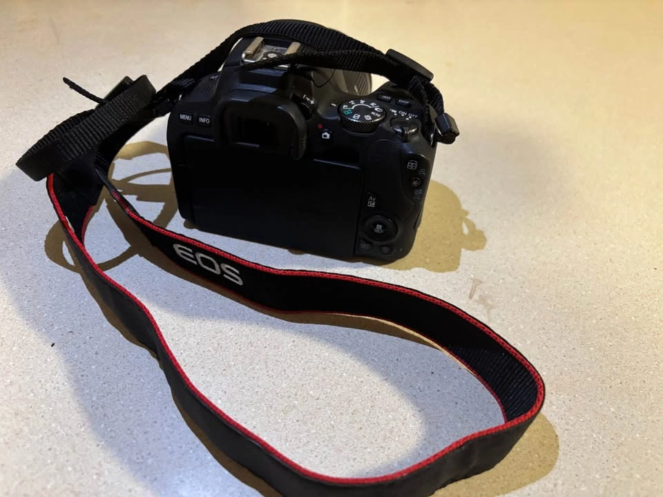 Canon SL2 Camera Bundle - photo 5