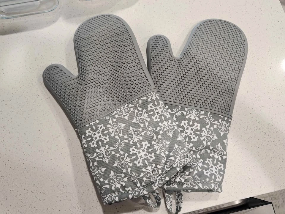 Oven mitts - Moving sale
