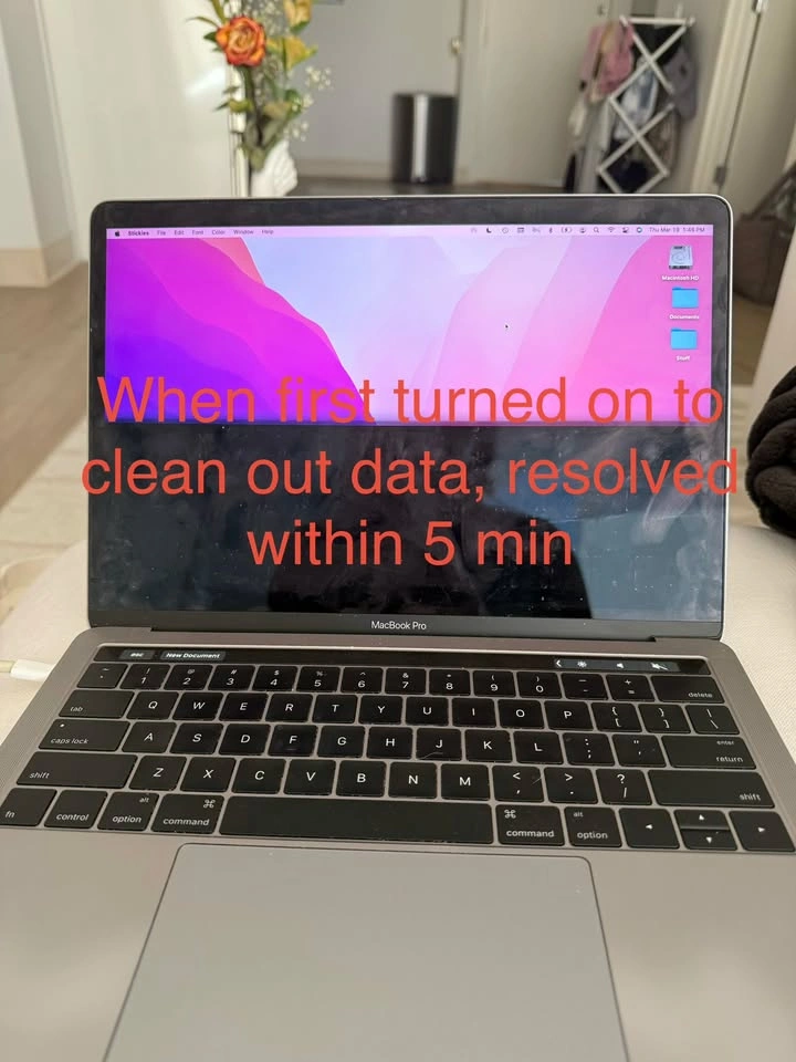 2017 MacBook Pro - 13′′, Fully Wiped, MILD TEMPORARY Screen Glit - photo 5