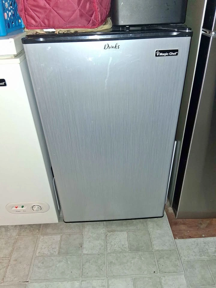 Magic Chef Dorm Refrigerator Freezer 3.3 cu ft