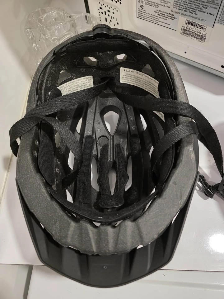 MEC Helmet and U-Lock - photo 3