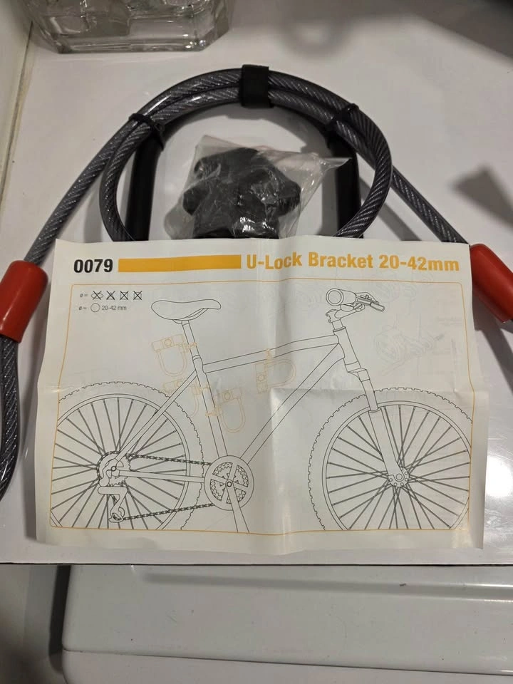 MEC Helmet and U-Lock - photo 5