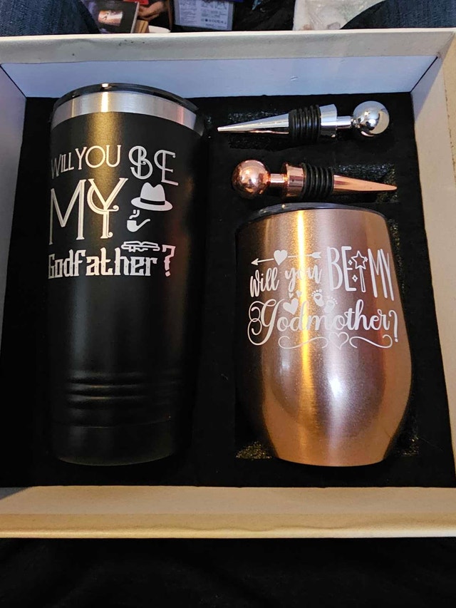 2 Thermos Cups & 2 Wine Stoppers