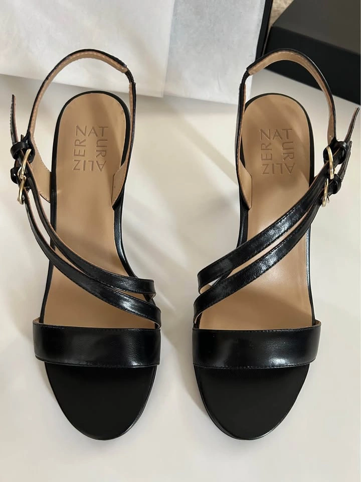 Brand New in Box Size 8M Black Leather Strappy Sandals P/U Warde - photo 2